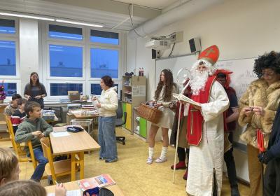 Mikuláš, čert a anděl ve škole